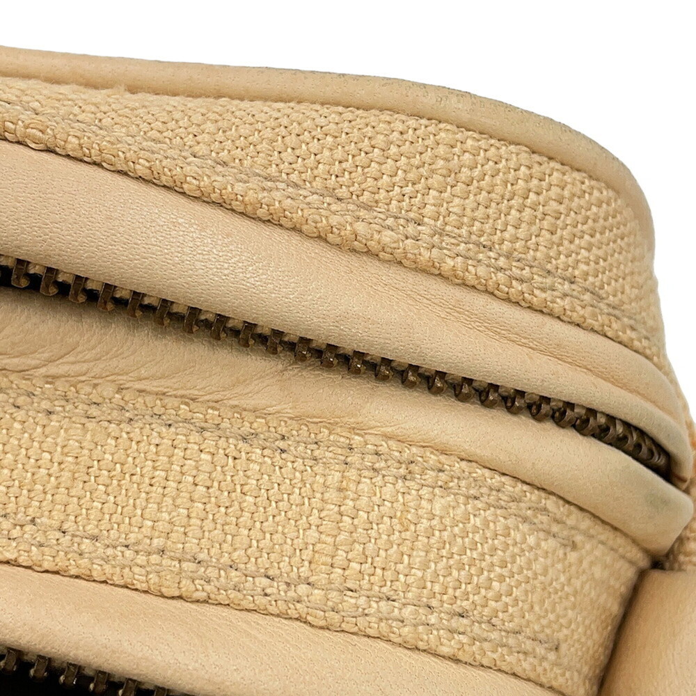 CHANEL Cream Leather Logo Shoulder Bag - Picture 8 of 16